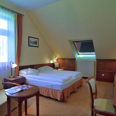 Hotel Stefania Krynica-Zdrój Exteriör bild
