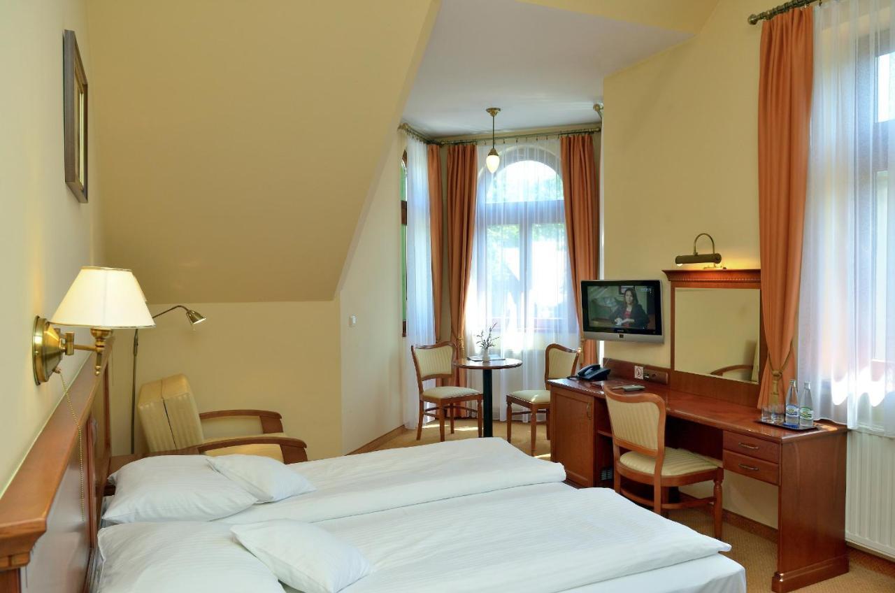 Hotel Stefania Krynica-Zdrój Exteriör bild